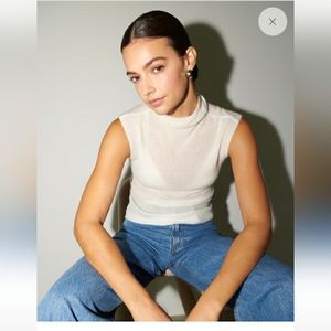 NWT Abercrombie & Fitch Women's Sleeveless Mockneck Sweater